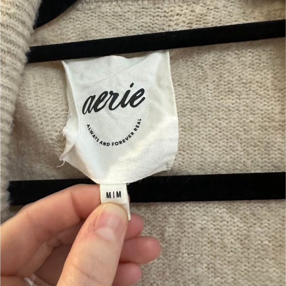 Aerie Women's Beige Cardigan Sweater - Picture 2 of 2